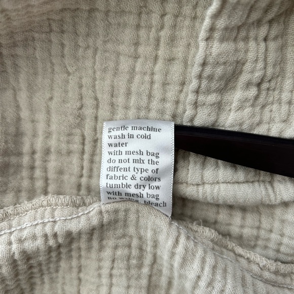 Black Crane Double Gauze Organic Cotton Square Shirt in Stone - Picture 6 of 8